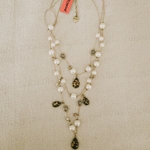 Betsey Johnson leopard necklace